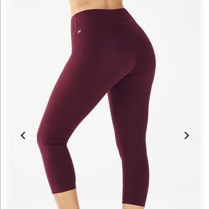 RARE FIND Mid-Rise Powerhold Crop by Fabletics
